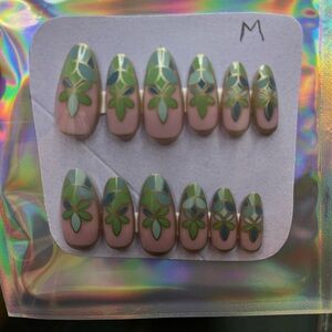 Floral Press-On Nails stained glass effect Medium